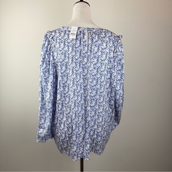 LOFT Blue White Floral Leaf Blouse XL NWT Lightweight Long Sleeve Top - Picture 3 of 9